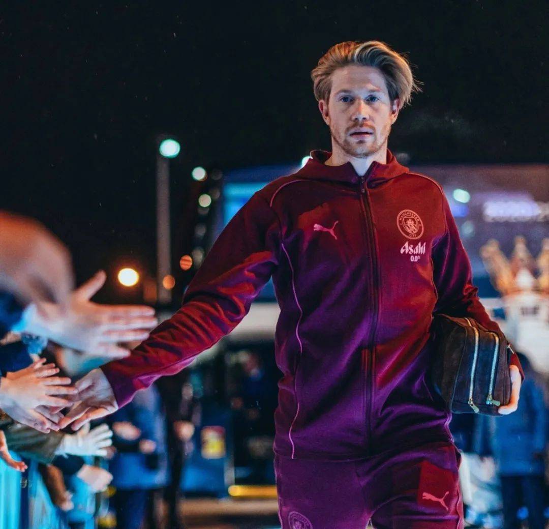 中国完胜巴萨,德布劳内点燃赛场 中国完胜巴萨,德布劳内点燃赛场