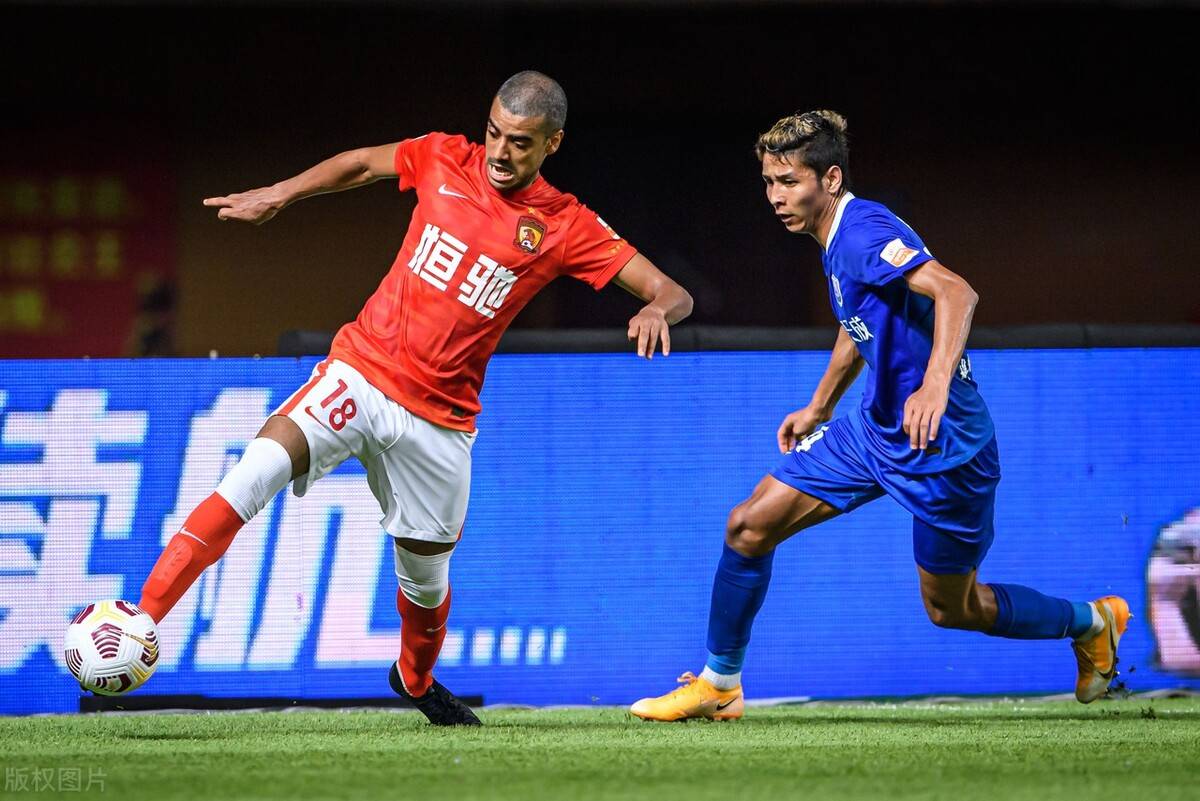 广东队完胜广州队,布克惊艳四座 广东队完胜广州队,布克惊艳四座